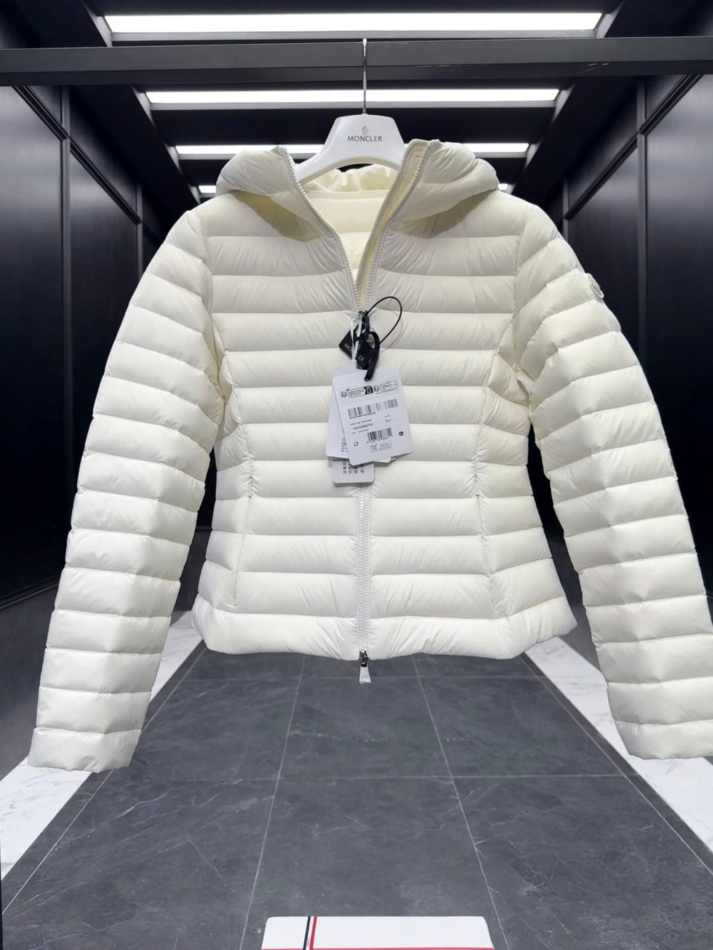 MONCLER 25S JACKET IN WHITE 019