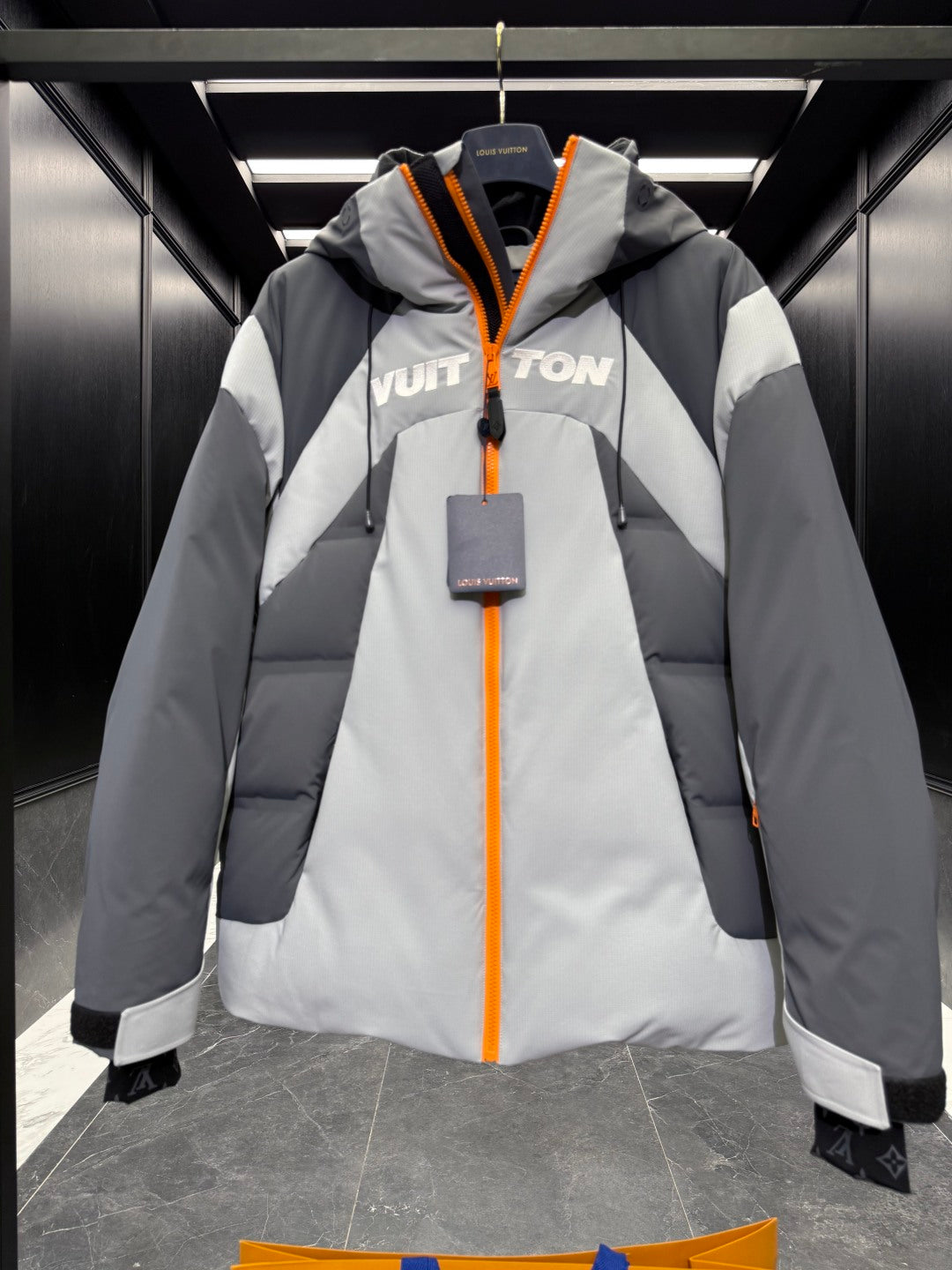 LOUIS VUITTON LV 25S DOWN JACKET 566132