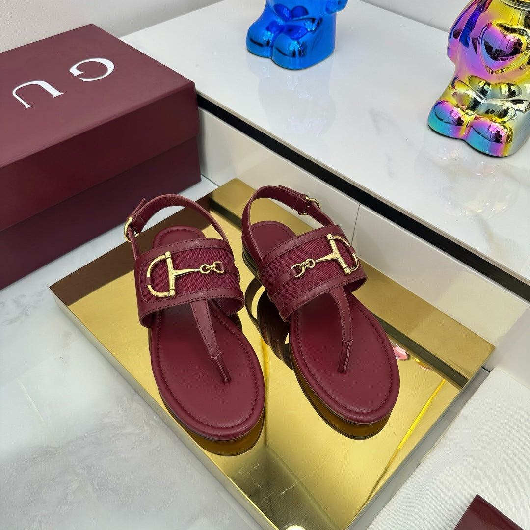 GUCCI FLAT THONG SANDALS WITH ANKLE STRAP IN RED LAMBSKIN AND FABRIC