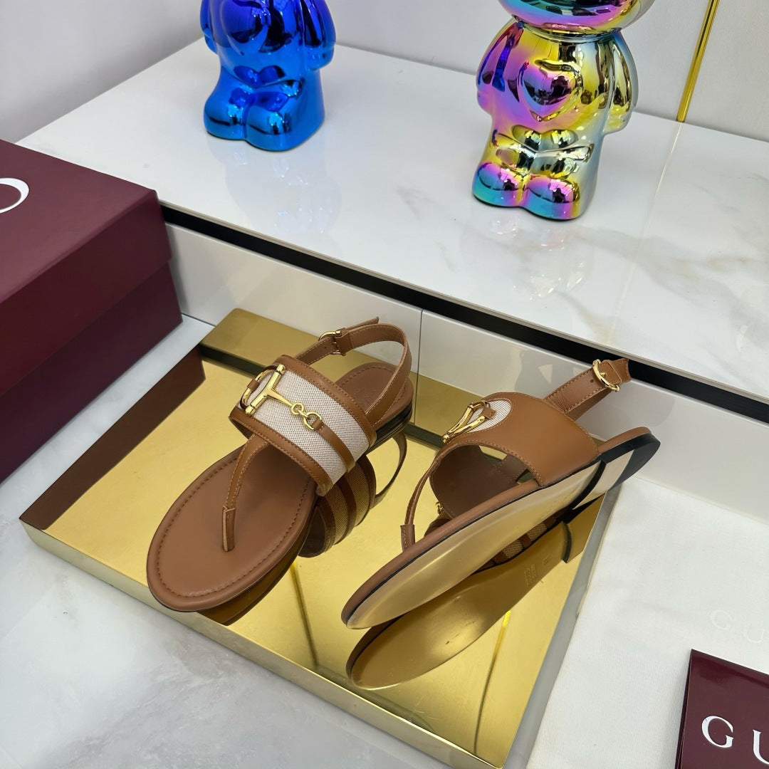 GUCCI FLAT THONG SANDALS WITH ANKLE STRAP IN BROWN LAMBSKIN AND WHITE FABRIC