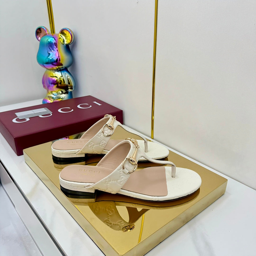 GUCCI THONG SANDALS 25S IN WHITE LAMBSKIN WITH GOLD HARDWARE