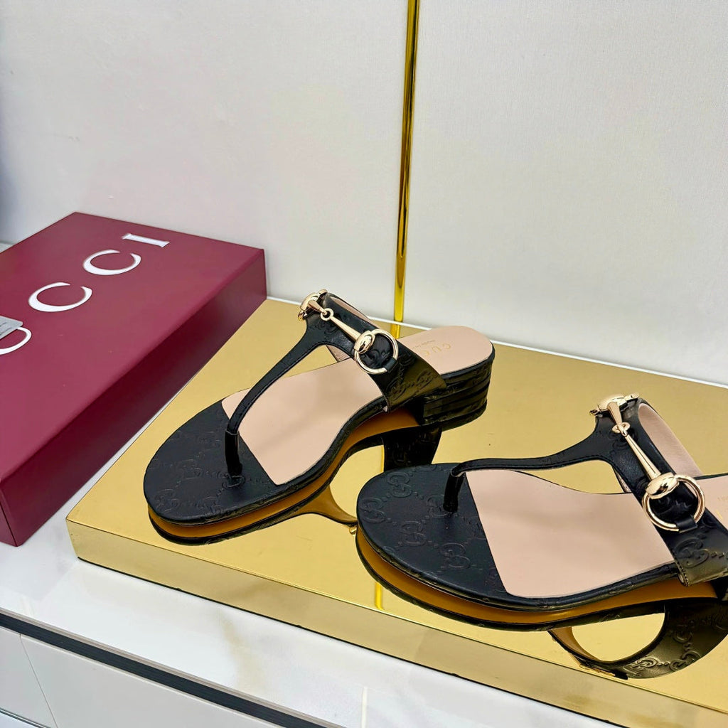 GUCCI THONG SANDALS 25S IN BLACK LAMBSKIN WITH GOLD HARDWARE