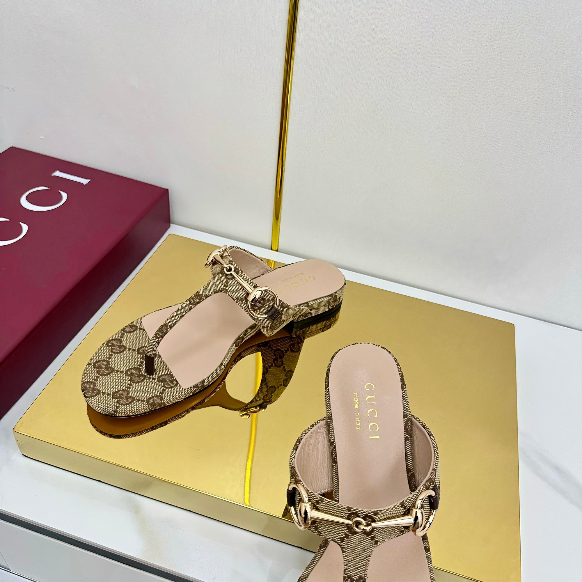 GUCCI THONG SANDALS IN DARK BEIGE FABRIC PRINTED LOGO WITH GOLD HARDWARE