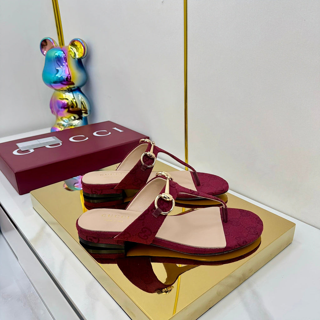 GUCCI THONG SANDALS IN RED FABRIC PRINTED LOGO WITH GOLD HARDWARE