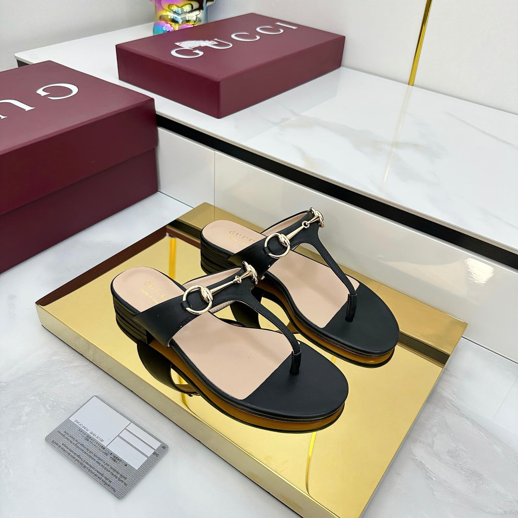 GUCCI THONG SANDALS IN BLACK LAMBSKIN WITH GOLD HARDWARE