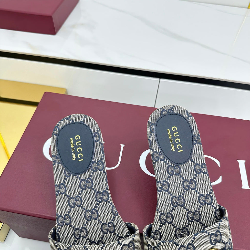 GUCCI SLIDES IN STONE GREY WITH GOLD HARDWARE