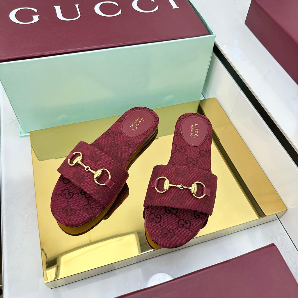 GUCCI SLIDES IN RED WITH GOLD HARDWARE