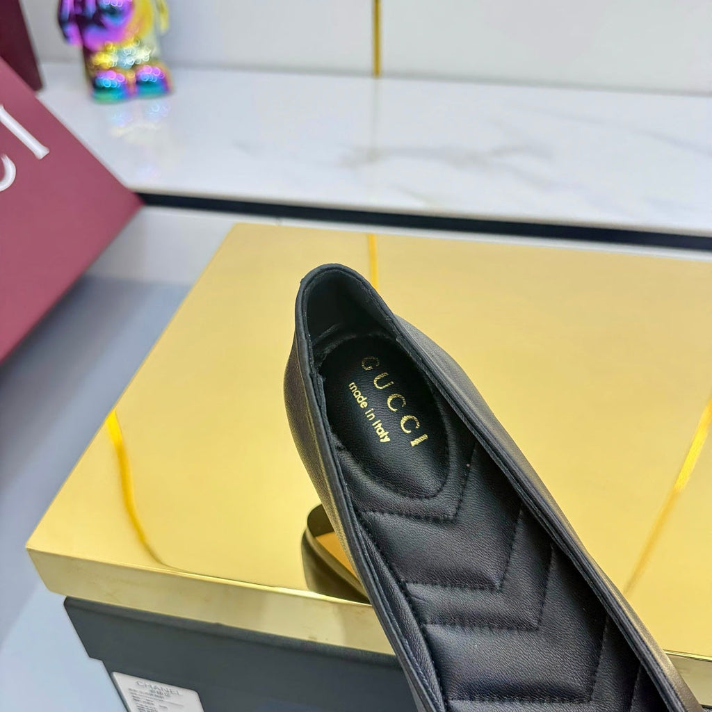 GUCCI BALLET FLATS 25S IN BLACK LAMBSKIN MIX GLOSSY LEATHER WITH BOW