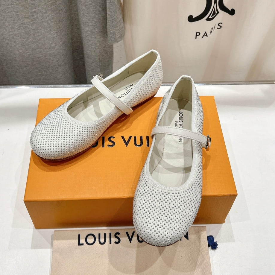 LOUIS VUITTON ROMY FLAT BALLERINA IN WHITE LAMBSKIN EMBELLISHED SILVER-TONED STUDS