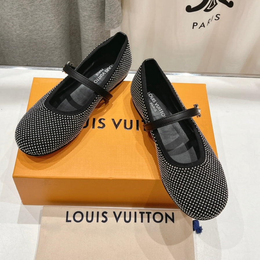 LOUIS VUITTON ROMY FLAT BALLERINA IN BLACK LAMBSKIN EMBELLISHED SILVER-TONED STUDS