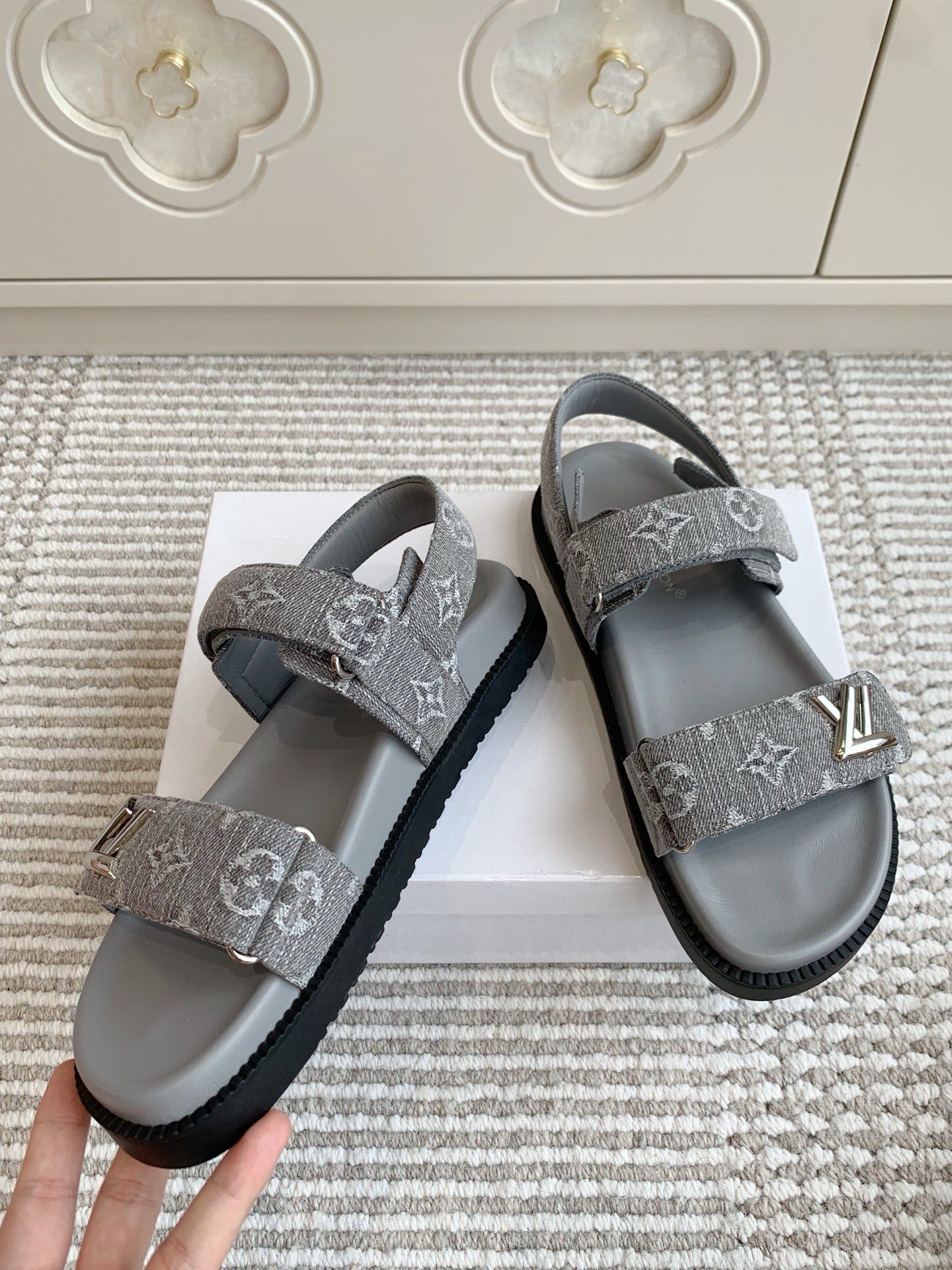 LOUIS VUITTON LV SANDALS 25S IN GREY DENIM AND CALFSKIN WITH SILVER HARDWARE