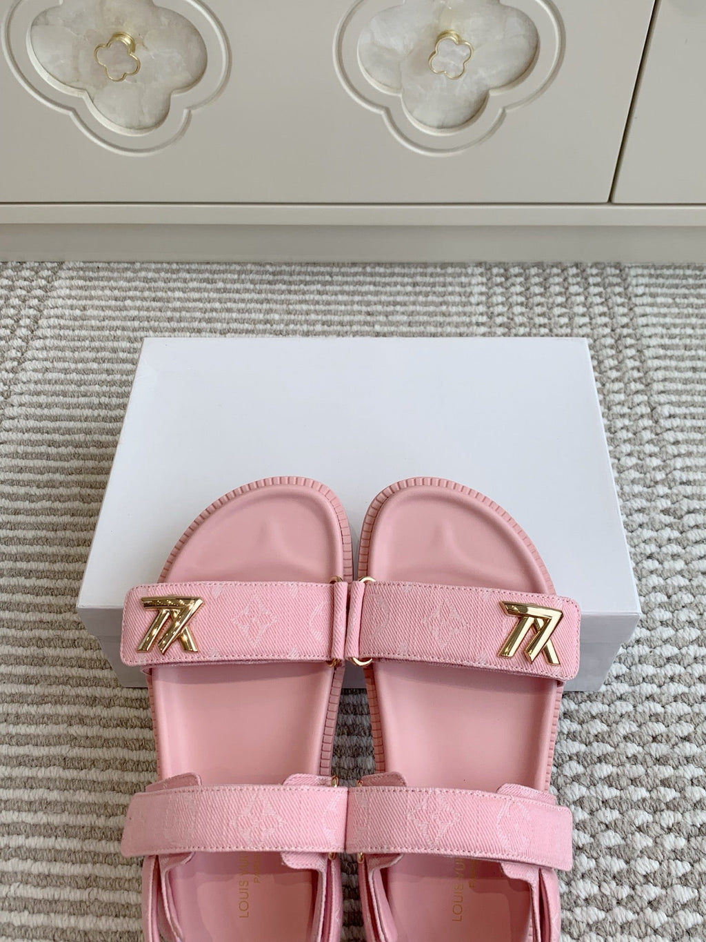 LOUIS VUITTON LV SANDALS 25S IN LIGHT PINK DENIM AND CALFSKIN WITH GOLD HARDWARE