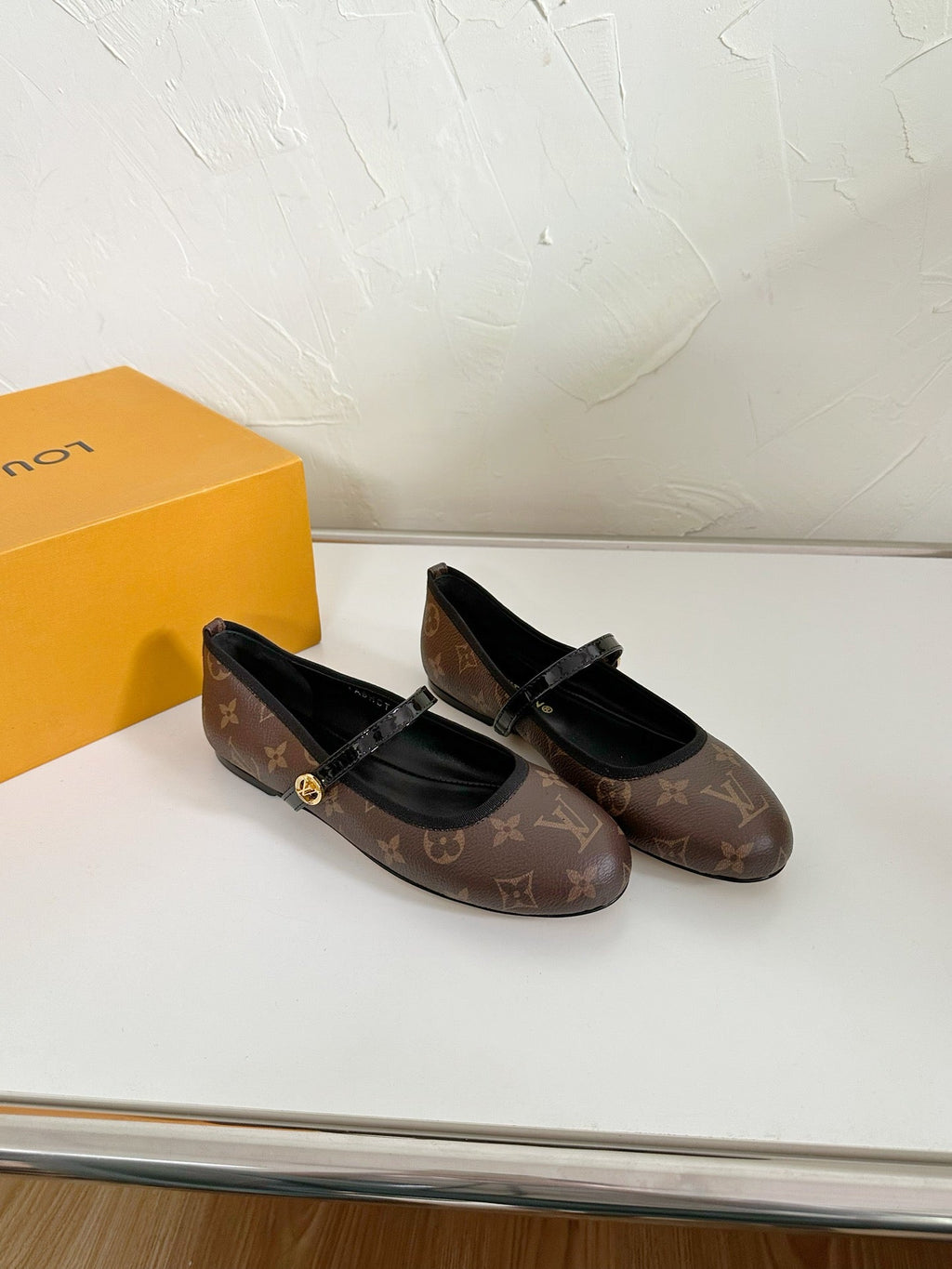 LOUIS VUITTON ROMY FLAT BALLERINA IN BROWN MONOGRAM CALFSKIN