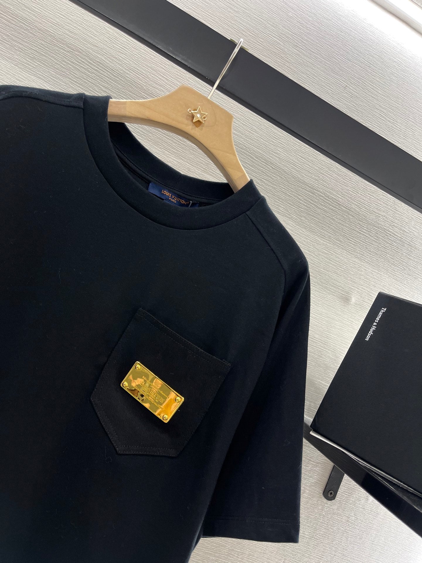 LOUIS VUITTON LV 25S T-SHIRT COTTON METALLIC LOGO 264989