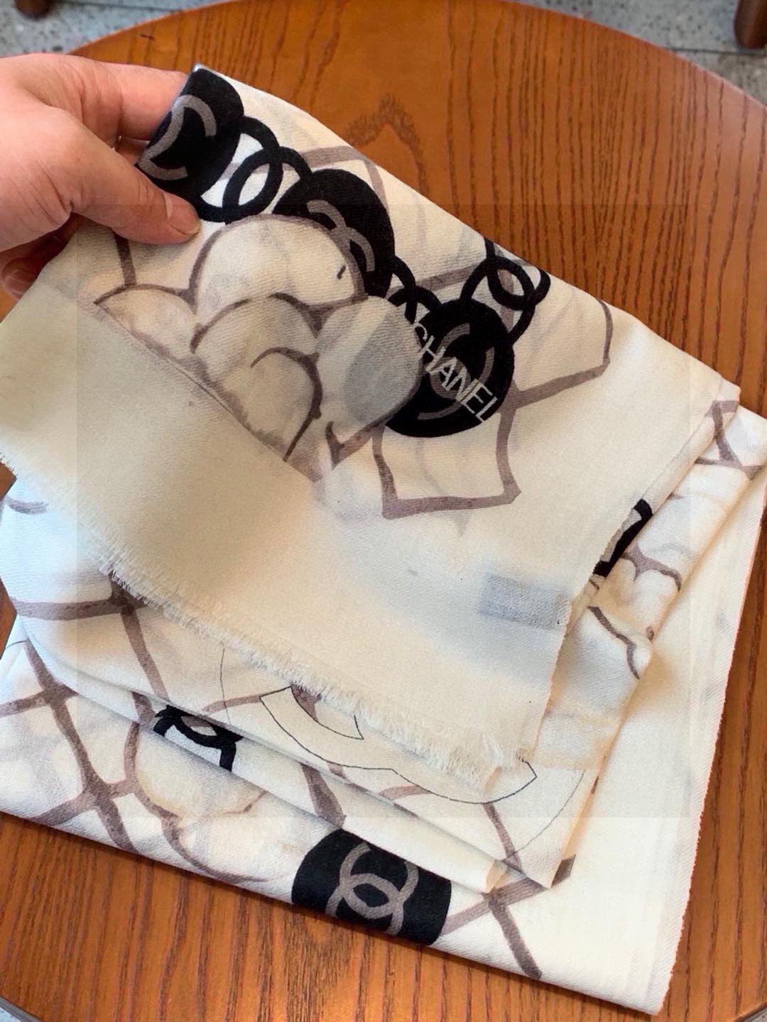 HERMES HERMES 25S SCARF 200 IN SILK 724722