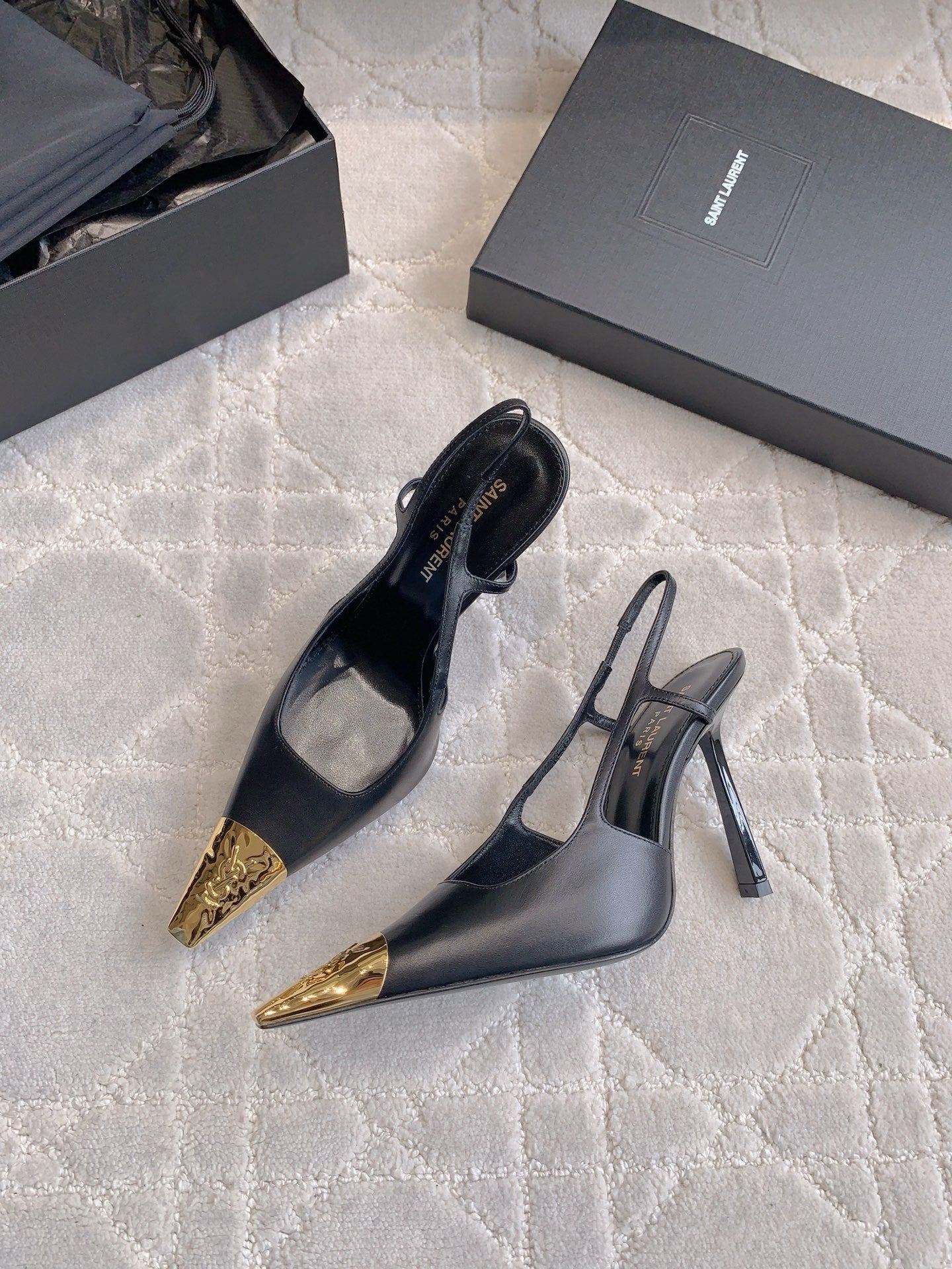 LOUIS VUITTON HIGH HEEL 10 CM SLINGBACK IN BLACK CALFSKIN WITH GOLD HARDWARE