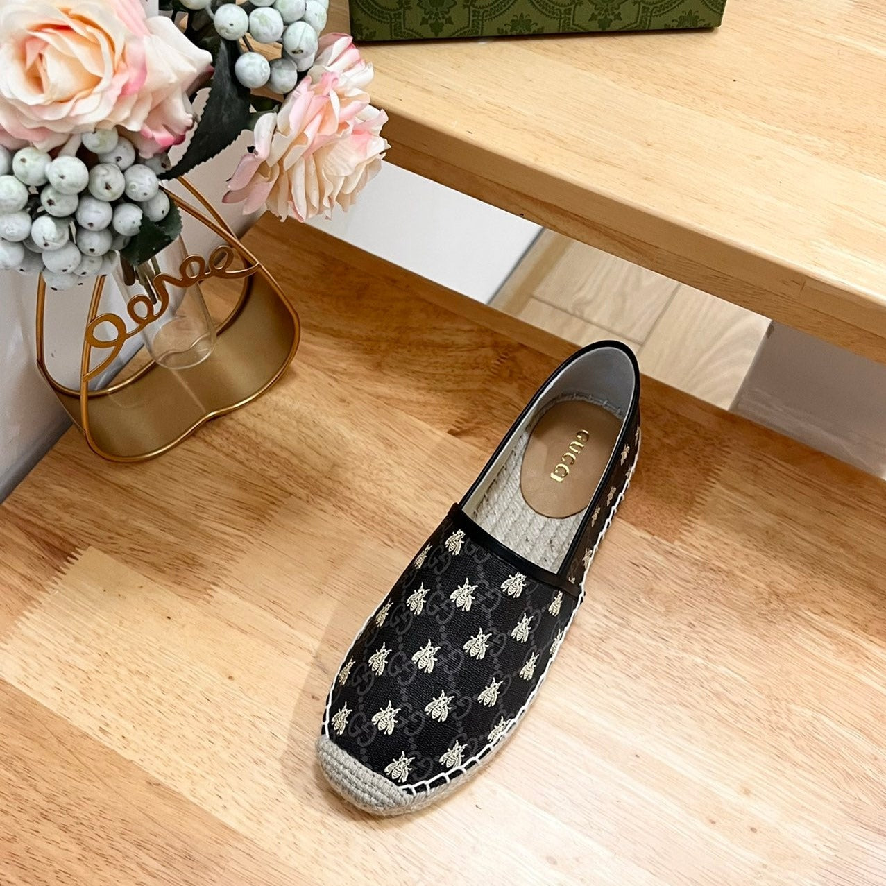 GUCCI Supreme Flat Shoes Black Caro