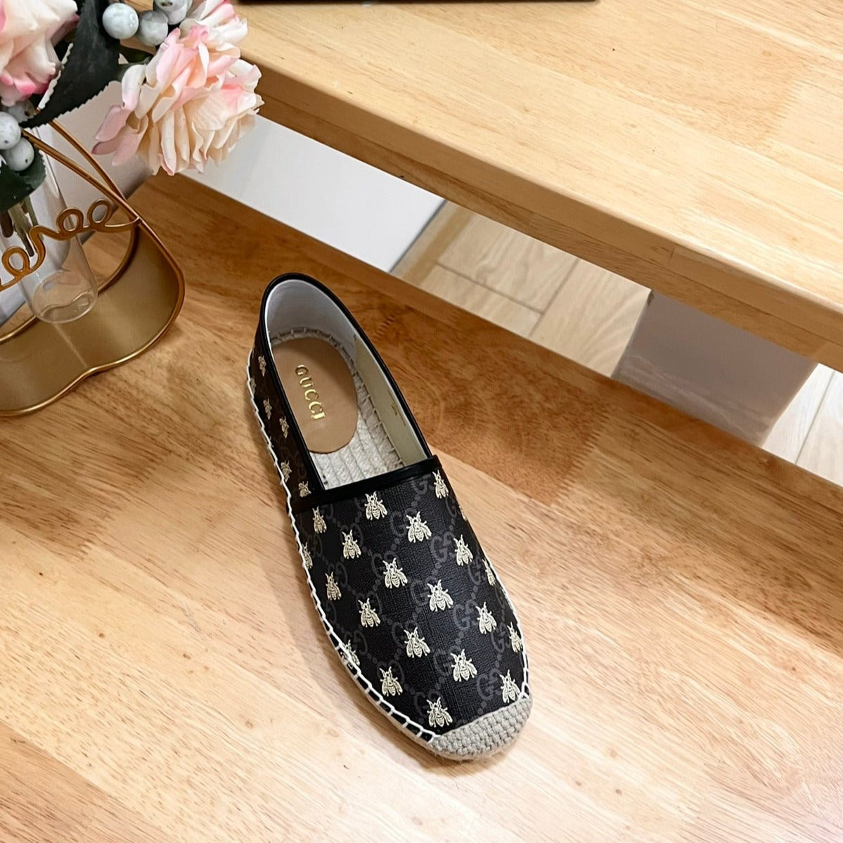 GUCCI Supreme Flat Shoes Black Caro