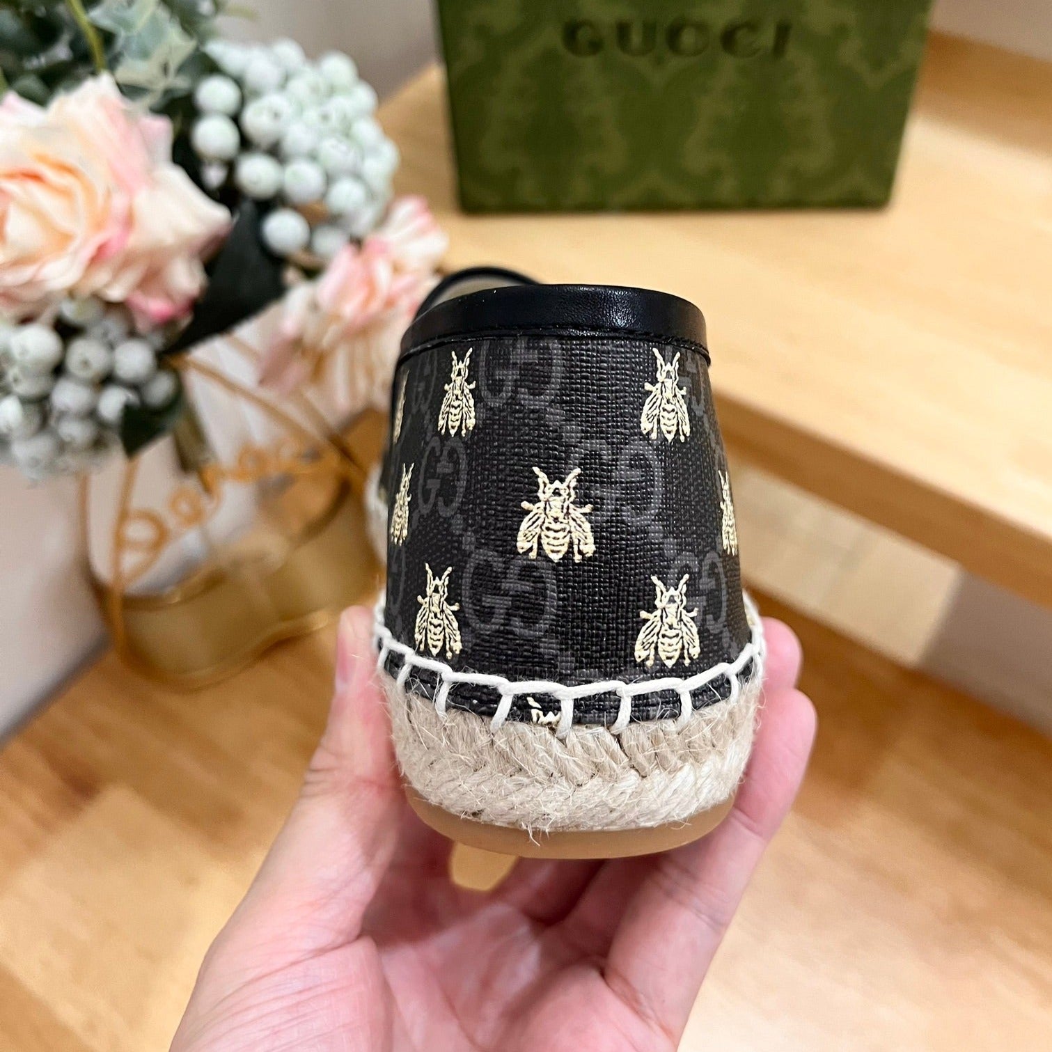 GUCCI Supreme Flat Shoes Black Caro