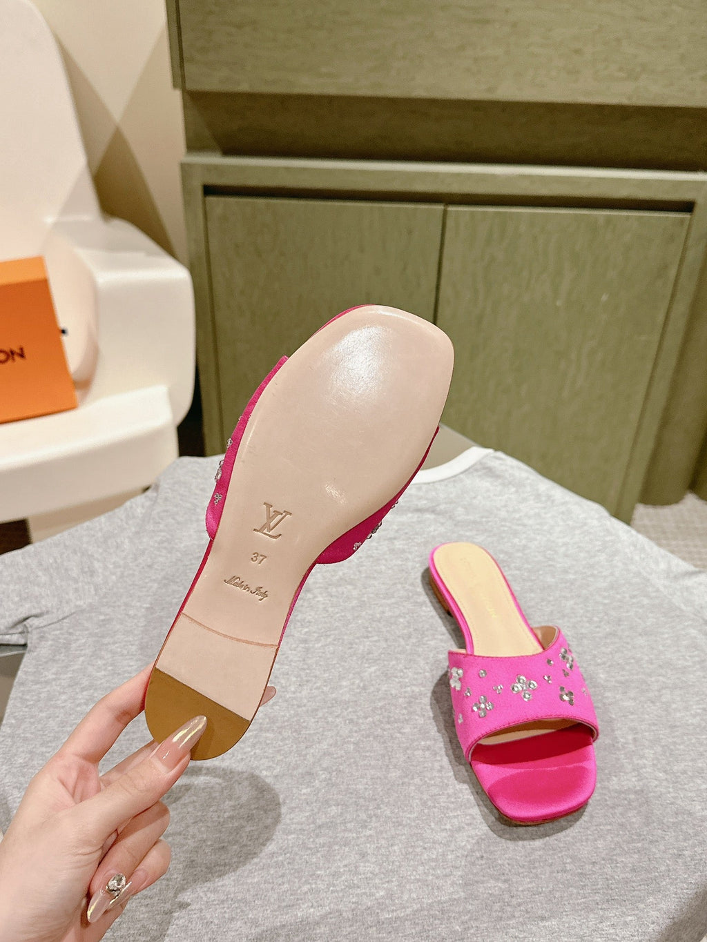 LOUIS VUITTON LV WOMEN FLAT MULE IN DEEP PINK SATIN WITH RHINESTONE