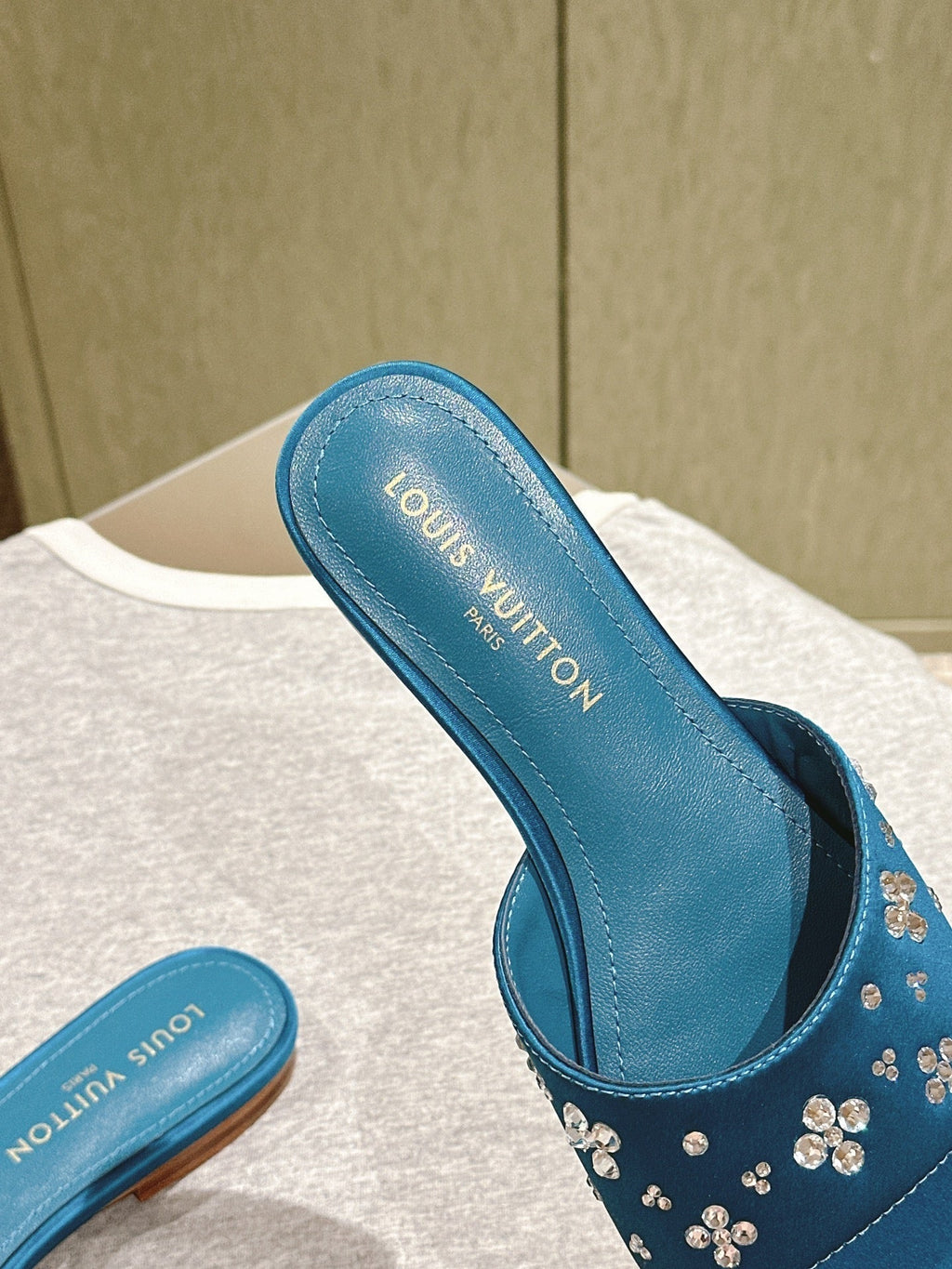 LOUIS VUITTON LV WOMEN FLAT MULE IN COBALT BLUE SATIN WITH RHINESTONE