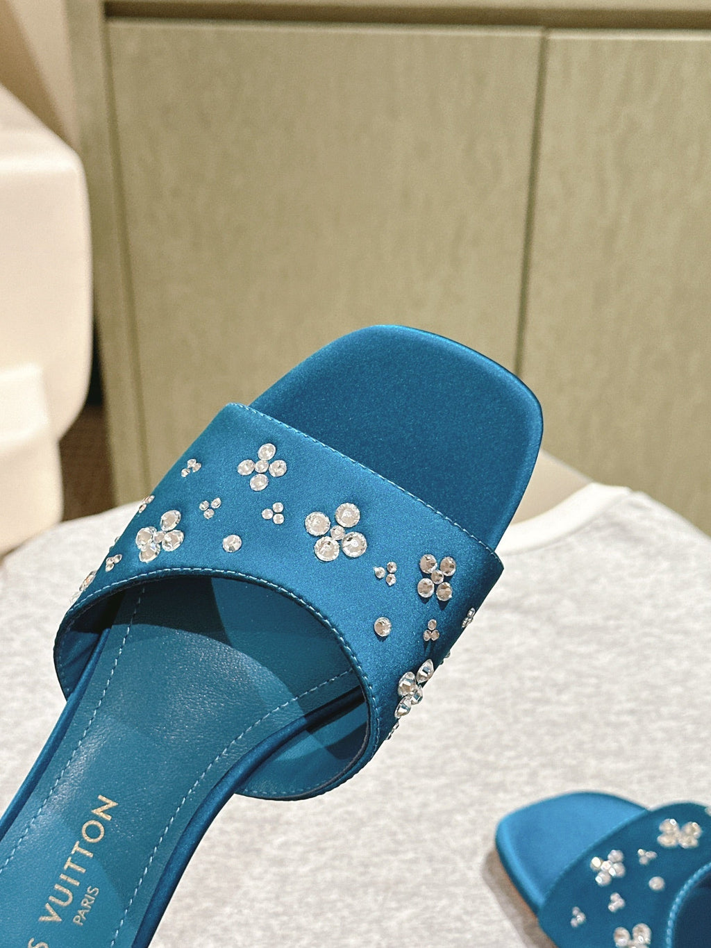 LOUIS VUITTON LV WOMEN FLAT MULE IN COBALT BLUE SATIN WITH RHINESTONE