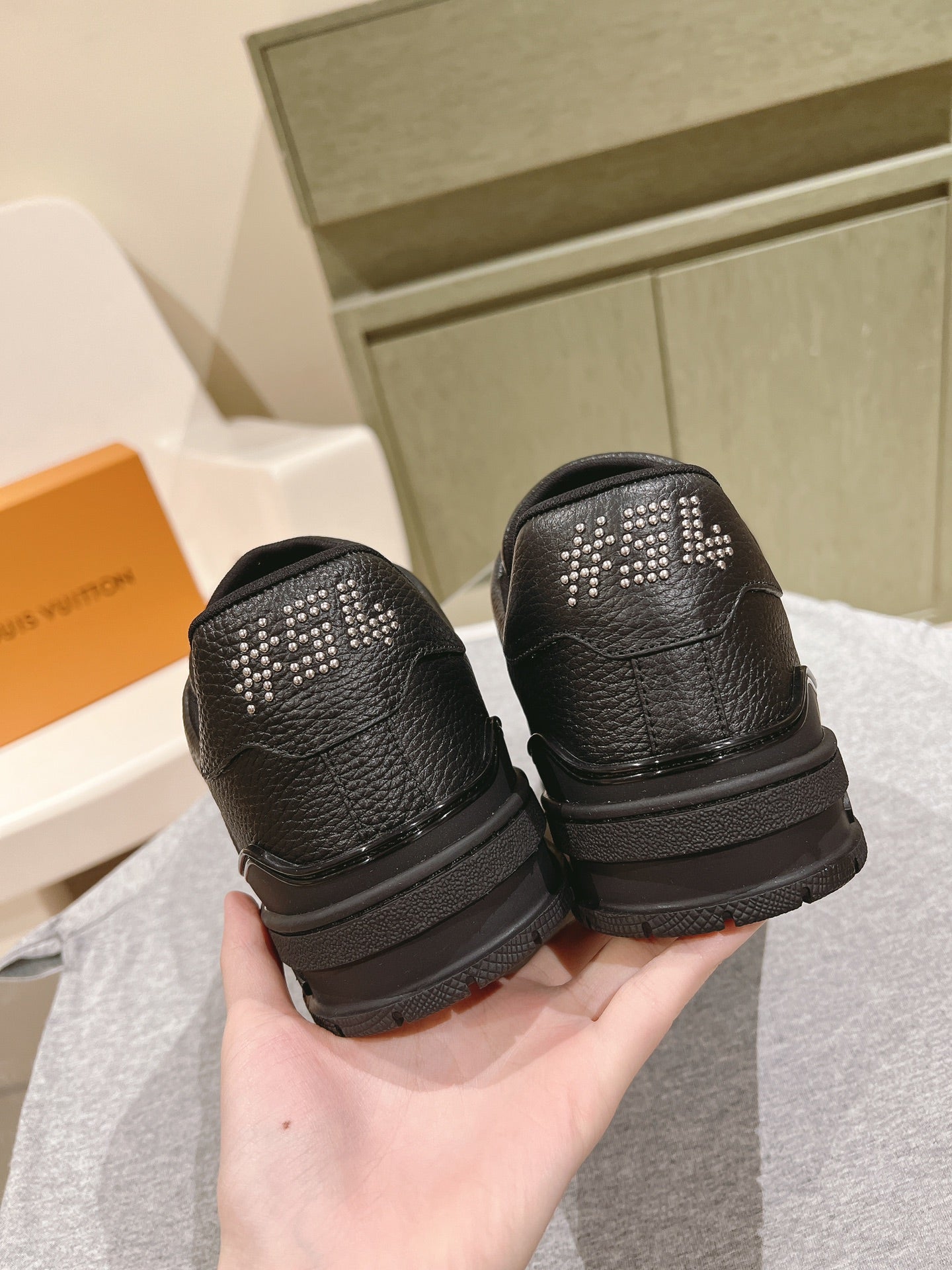 LOUIS VUITTON LV TRAINER SNEAKER IN BLACK CALFSKIN
