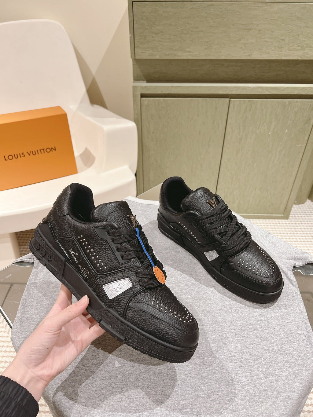 LOUIS VUITTON LV TRAINER SNEAKER IN BLACK CALFSKIN