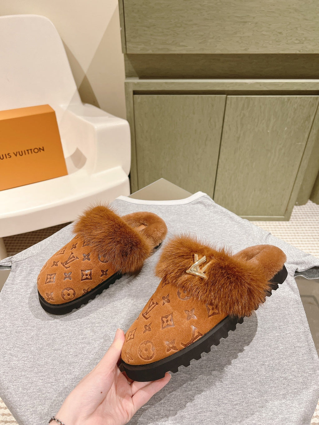 LOUIS VUITTON COSY FLAT COMFORT CLOG IN BRONZE BROWN MONOGRAM LAMB WOOL AND MINK FUR