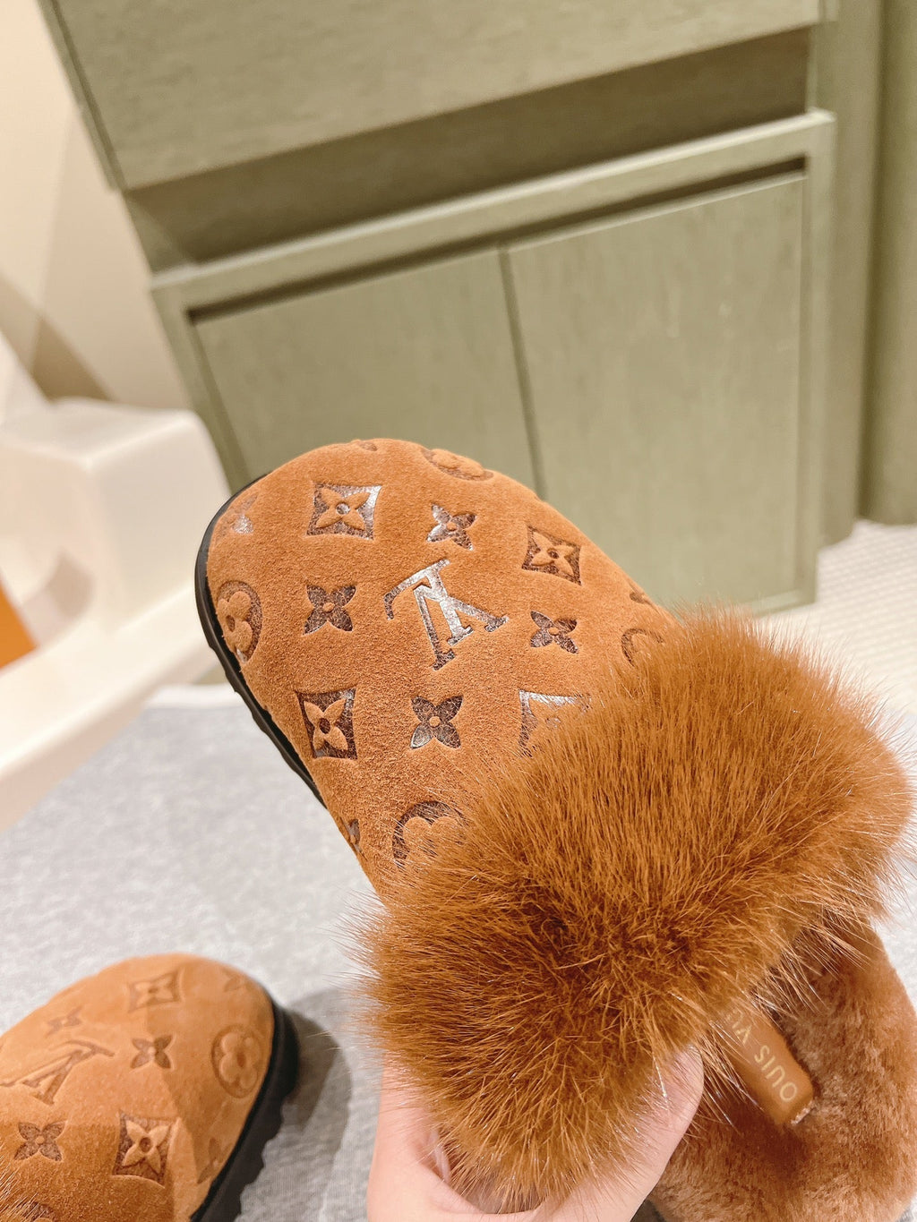 LOUIS VUITTON COSY FLAT COMFORT CLOG IN BRONZE BROWN MONOGRAM LAMB WOOL AND MINK FUR