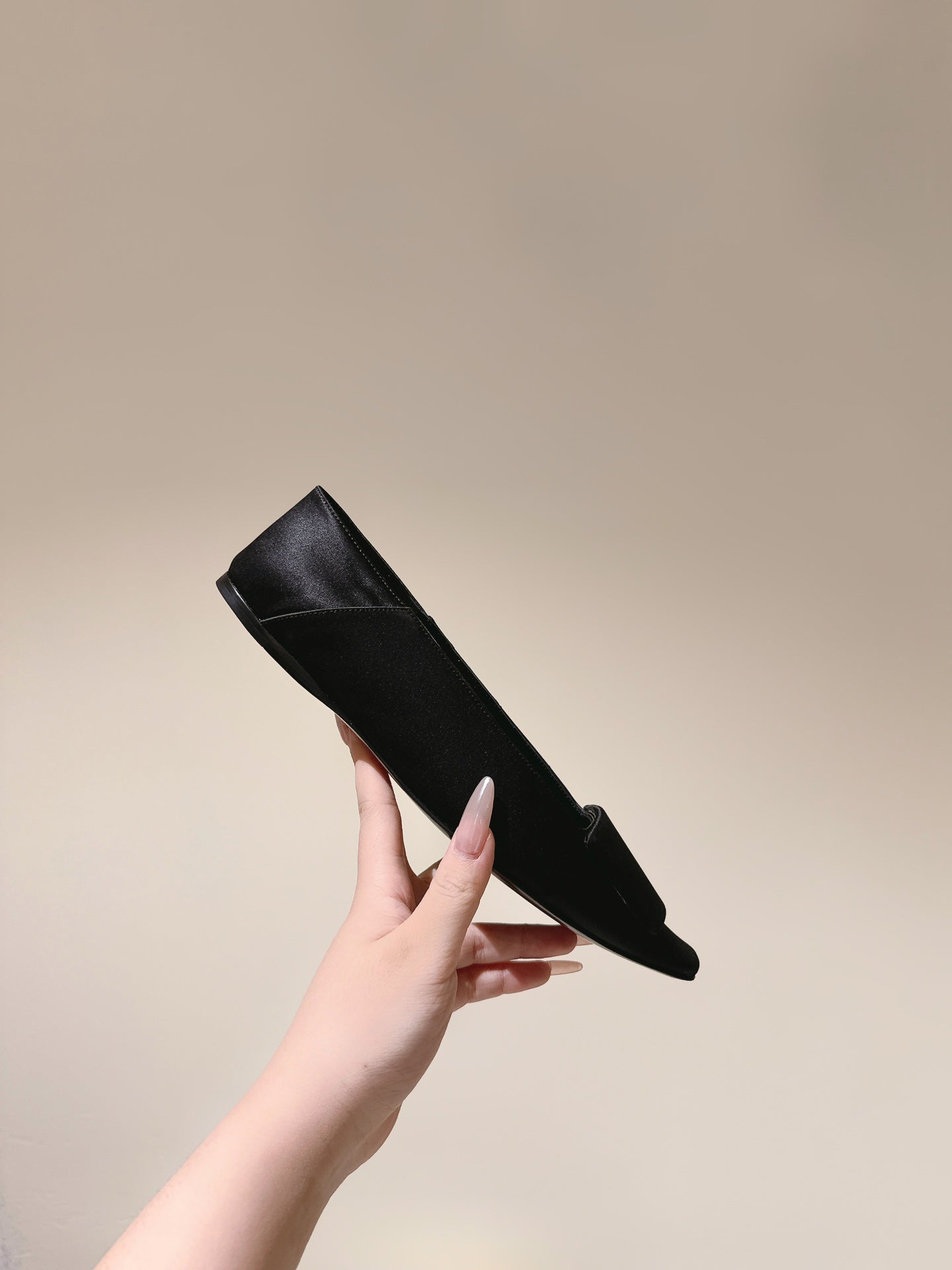 LOUIS VUITTON BALLERINA FLATS IN BLACK SATIN
