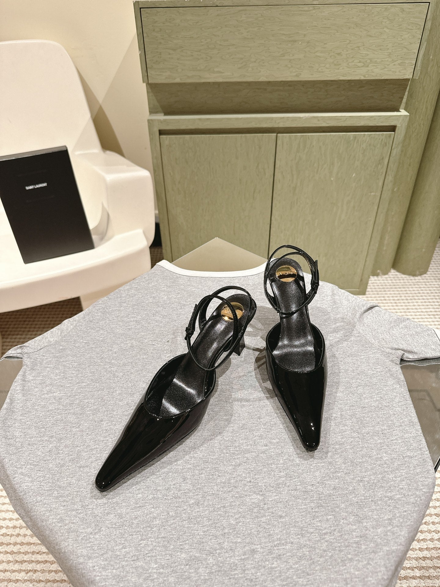 LOUIS VUITTON AIMÉE HIGH 8 CM SLINGBACK PUMPS IN BLACK PATENT CALFSKIN