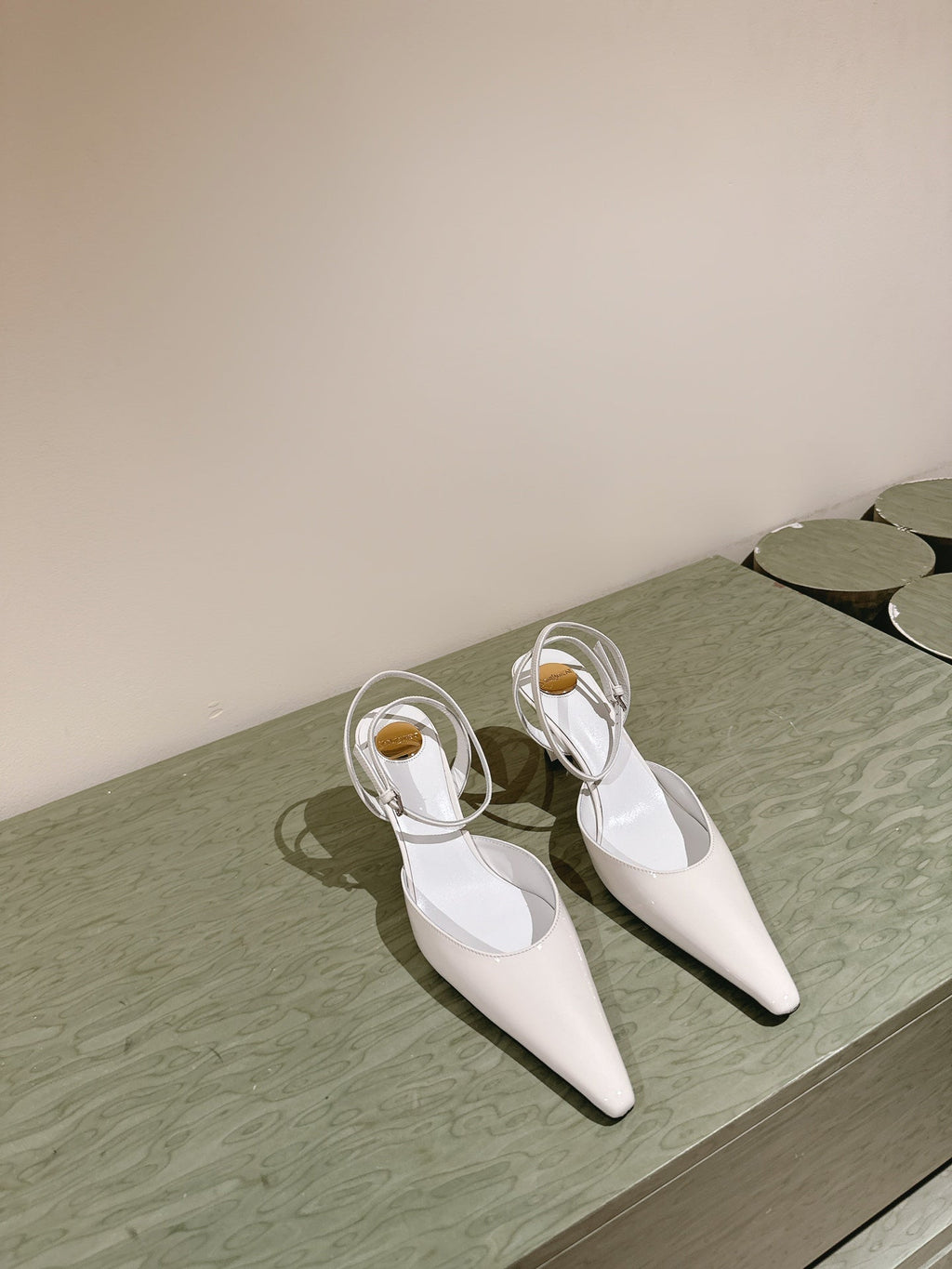 LOUIS VUITTON AIMÉE HIGH 8 CM SLINGBACK PUMPS IN WHITE PATENT CALFSKIN