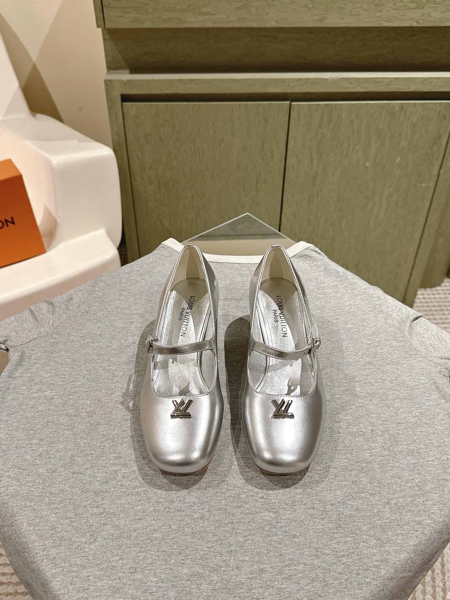 LOUIS VUITTON SWING HIGH MARY JANE 55 MM IN SILVER PATENT CALFSKIN