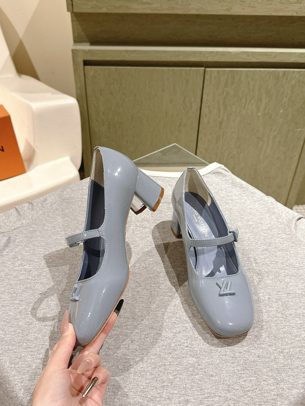 LOUIS VUITTON SWING HIGH MARY JANE 55 MM IN ICE BLUE PATENT CALFSKIN