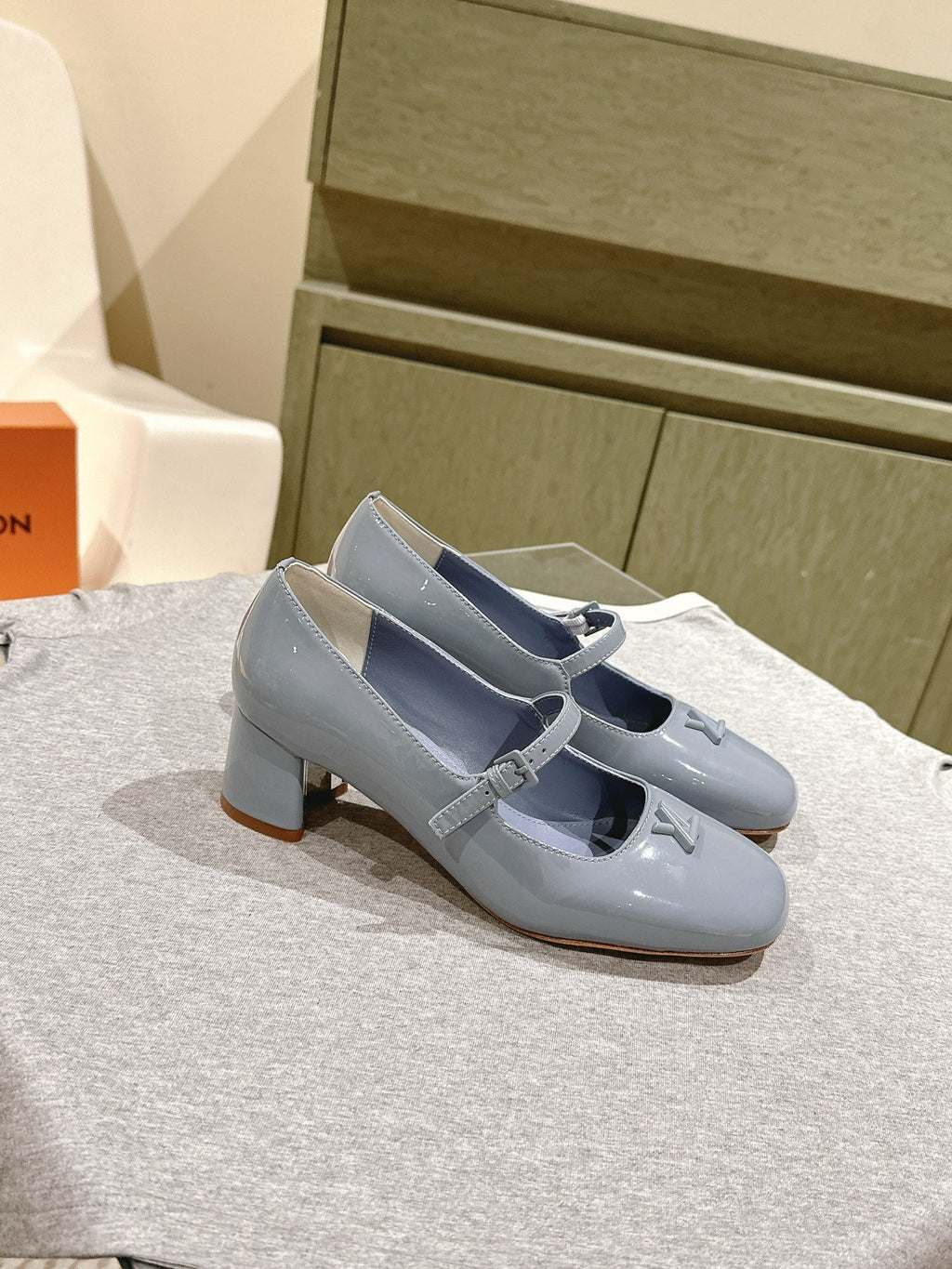 LOUIS VUITTON SWING HIGH MARY JANE 55 MM IN ICE BLUE PATENT CALFSKIN