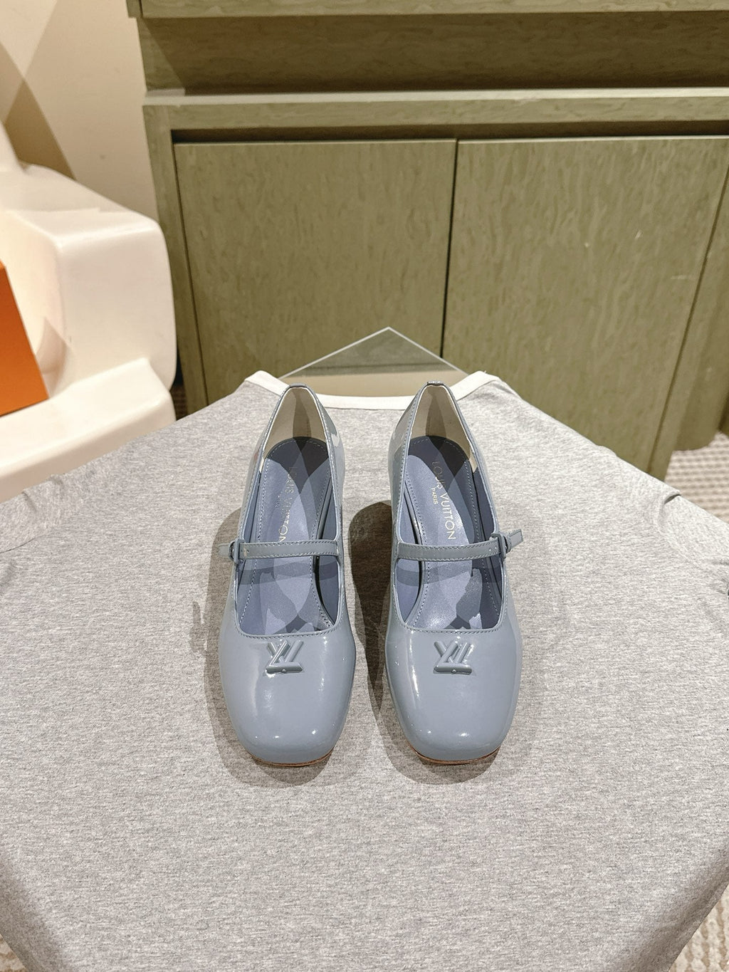LOUIS VUITTON SWING HIGH MARY JANE 55 MM IN ICE BLUE PATENT CALFSKIN