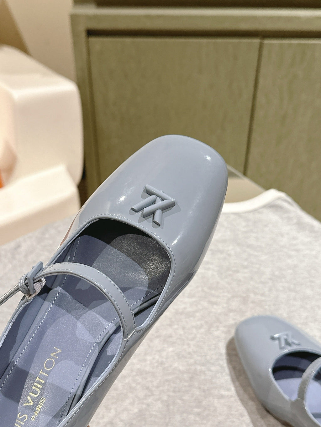 LOUIS VUITTON SWING HIGH MARY JANE 55 MM IN ICE BLUE PATENT CALFSKIN