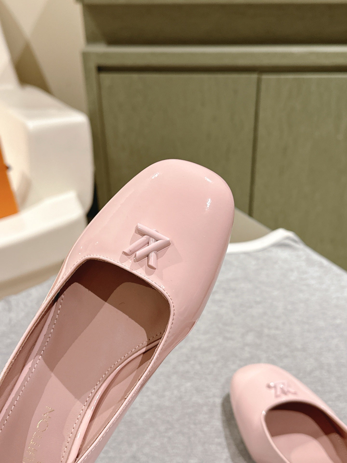 LOUIS VUITTON SWING HIGH PUMP 55 MM IN PALE PINK PATENT CALFSKIN