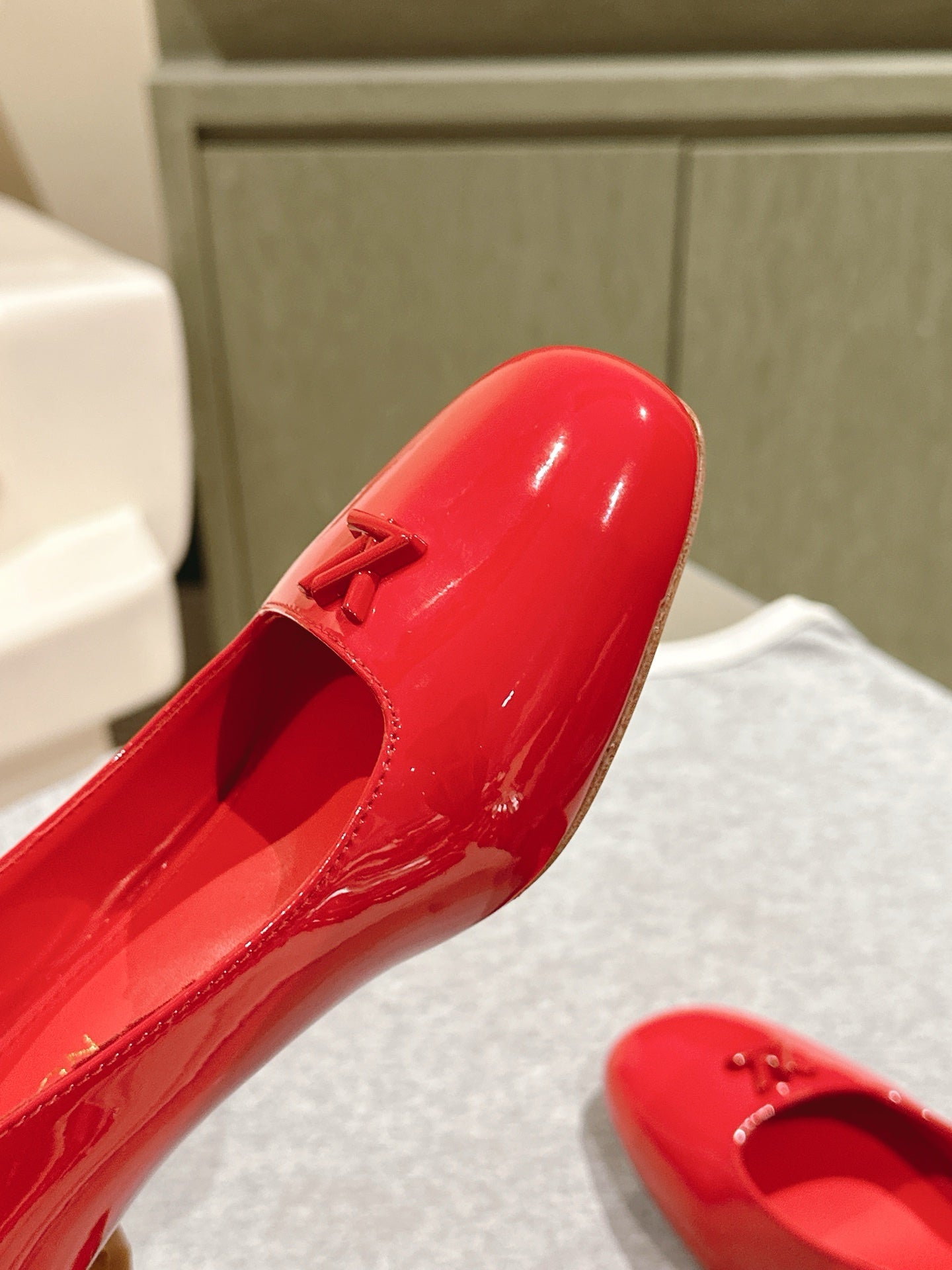LOUIS VUITTON SWING HIGH PUMP 55 MM IN CRIMSON RED PATENT CALFSKIN