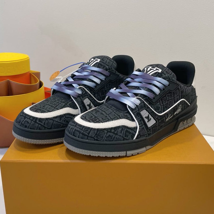LOUIS VUITTON TRAINER SNEAKER IN BLACK MONOGRAM DENIM FABRIC