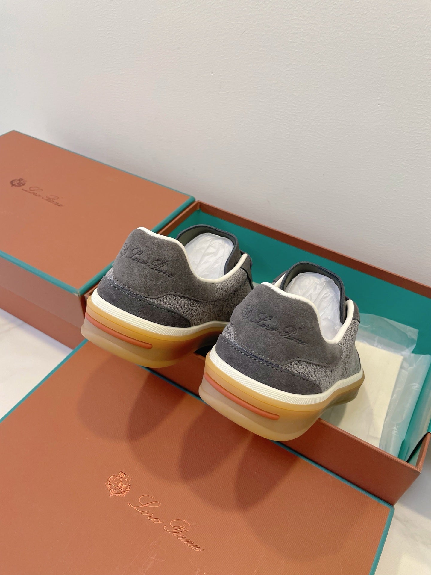 SNEAKERS IN DARK GREY SUEDE WITH CANVAS