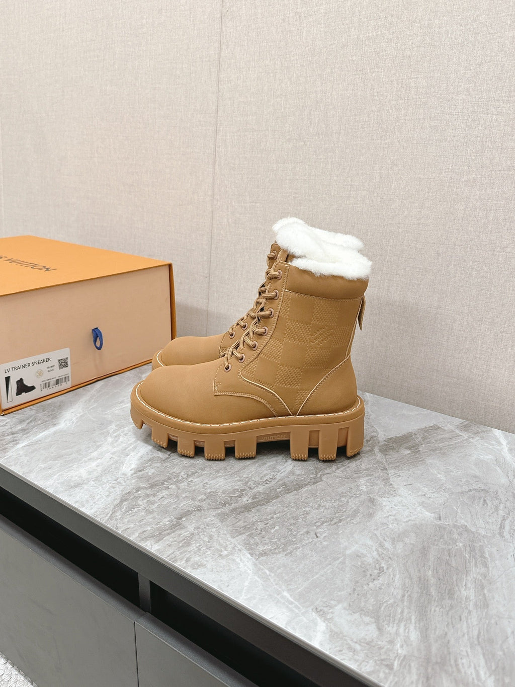 LOUIS VUITTON MARTIN ANKLE BOOTS IN PEANUT BROWN SUEDE AND WHITE SHEARLING LINING