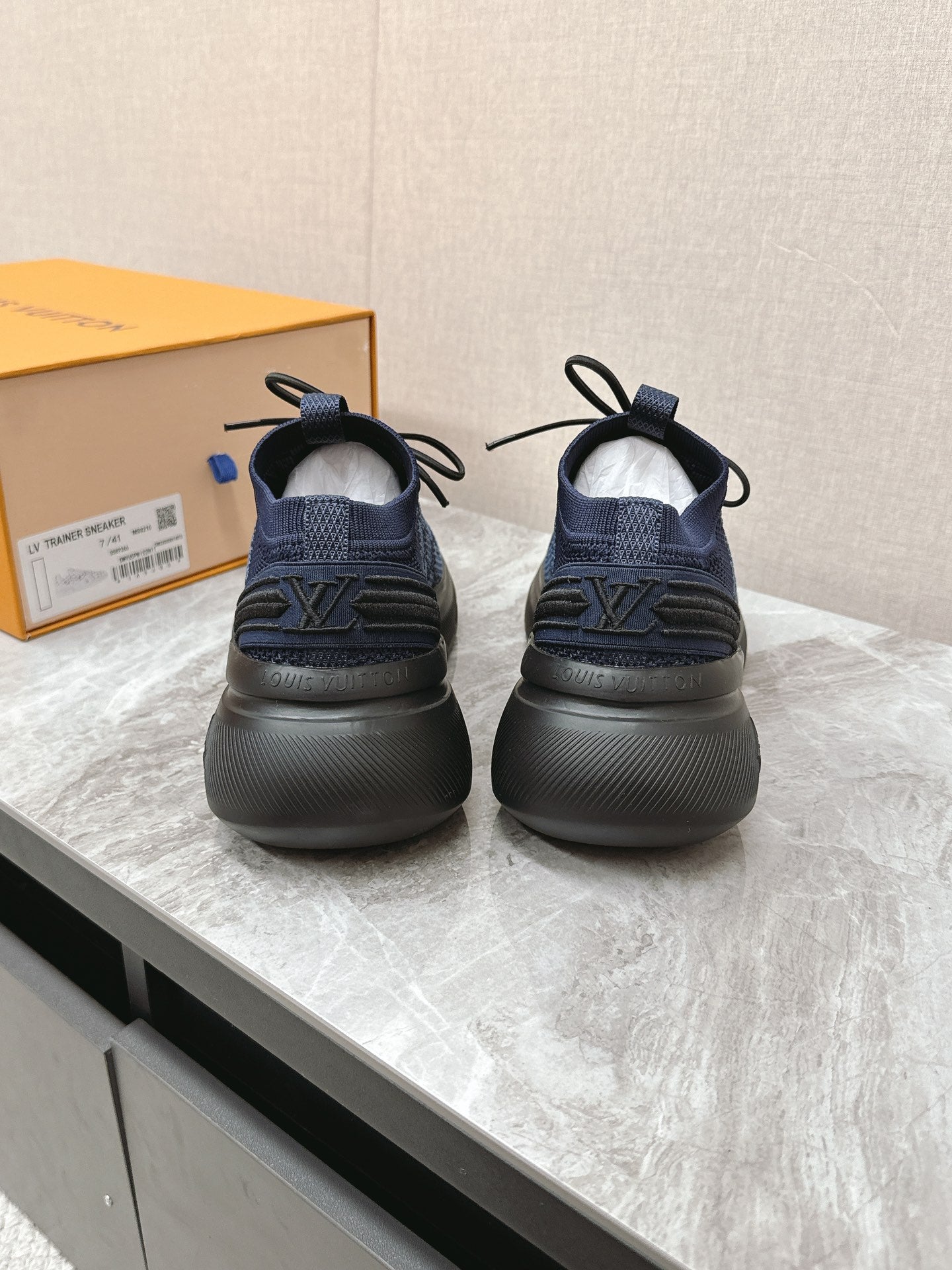 LOUIS VUITTON SNEAKERS IN MIDNIGHT BLUE DAMIER ELASTIC FABRIC