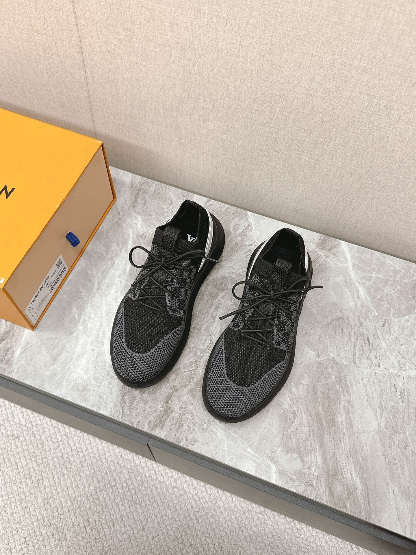 LOUIS VUITTON SNEAKERS IN BLACK DAMIER ELASTIC FABRIC