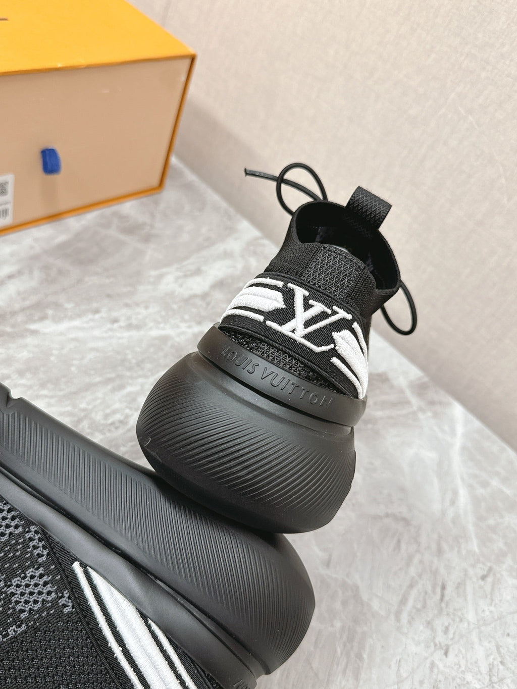 LOUIS VUITTON SNEAKERS IN BLACK DAMIER ELASTIC FABRIC