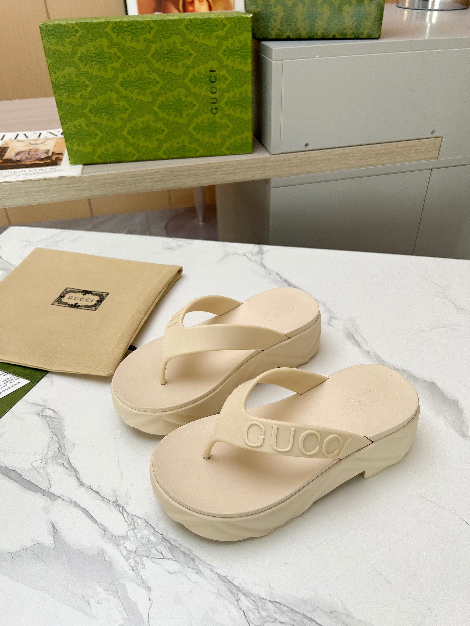 GUCCI THONG PLATFORM IN BEIGE CREAM IMPORTED TPU