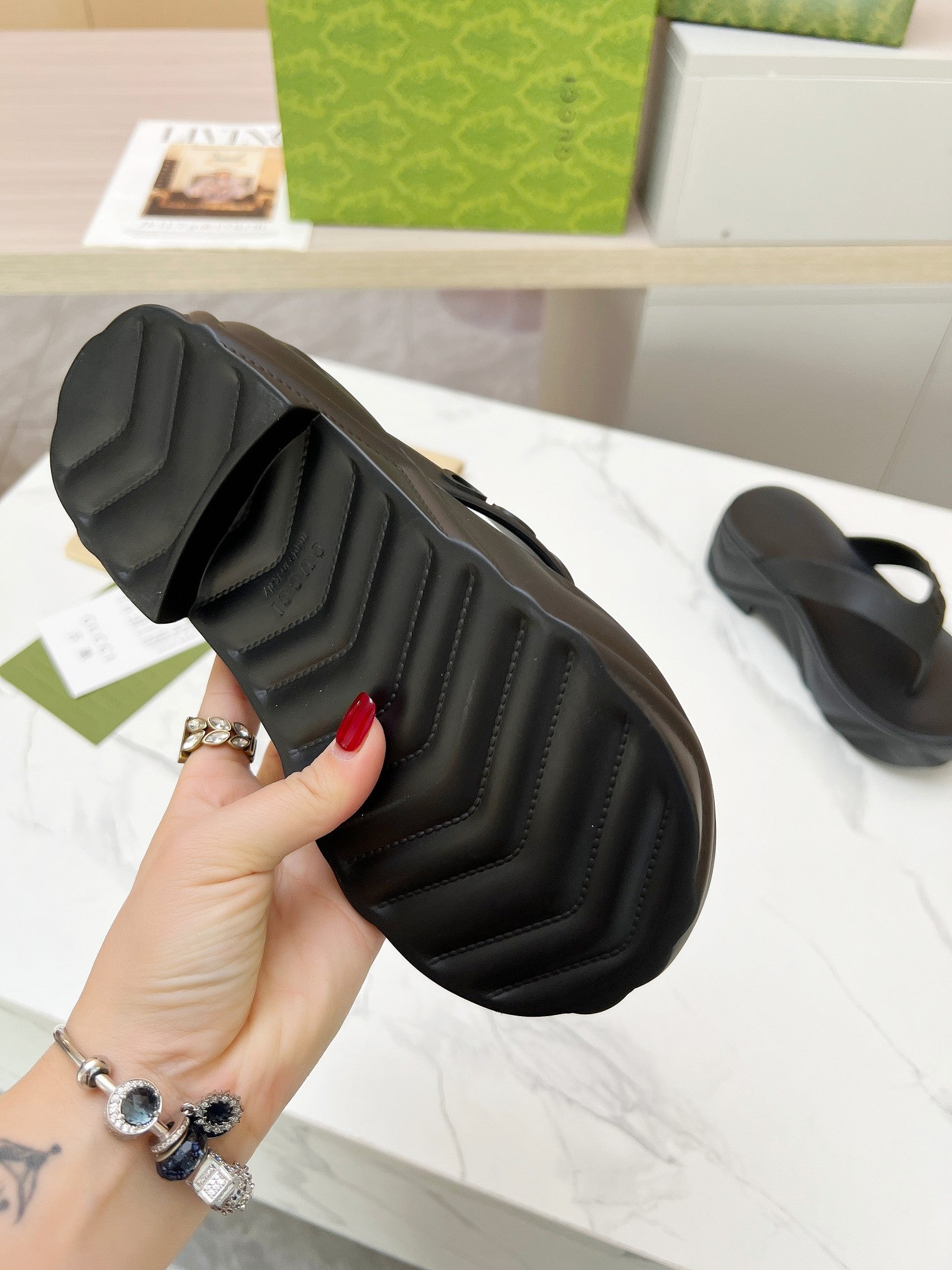 GUCCI THONG PLATFORM IN BLACK IMPORTED TPU