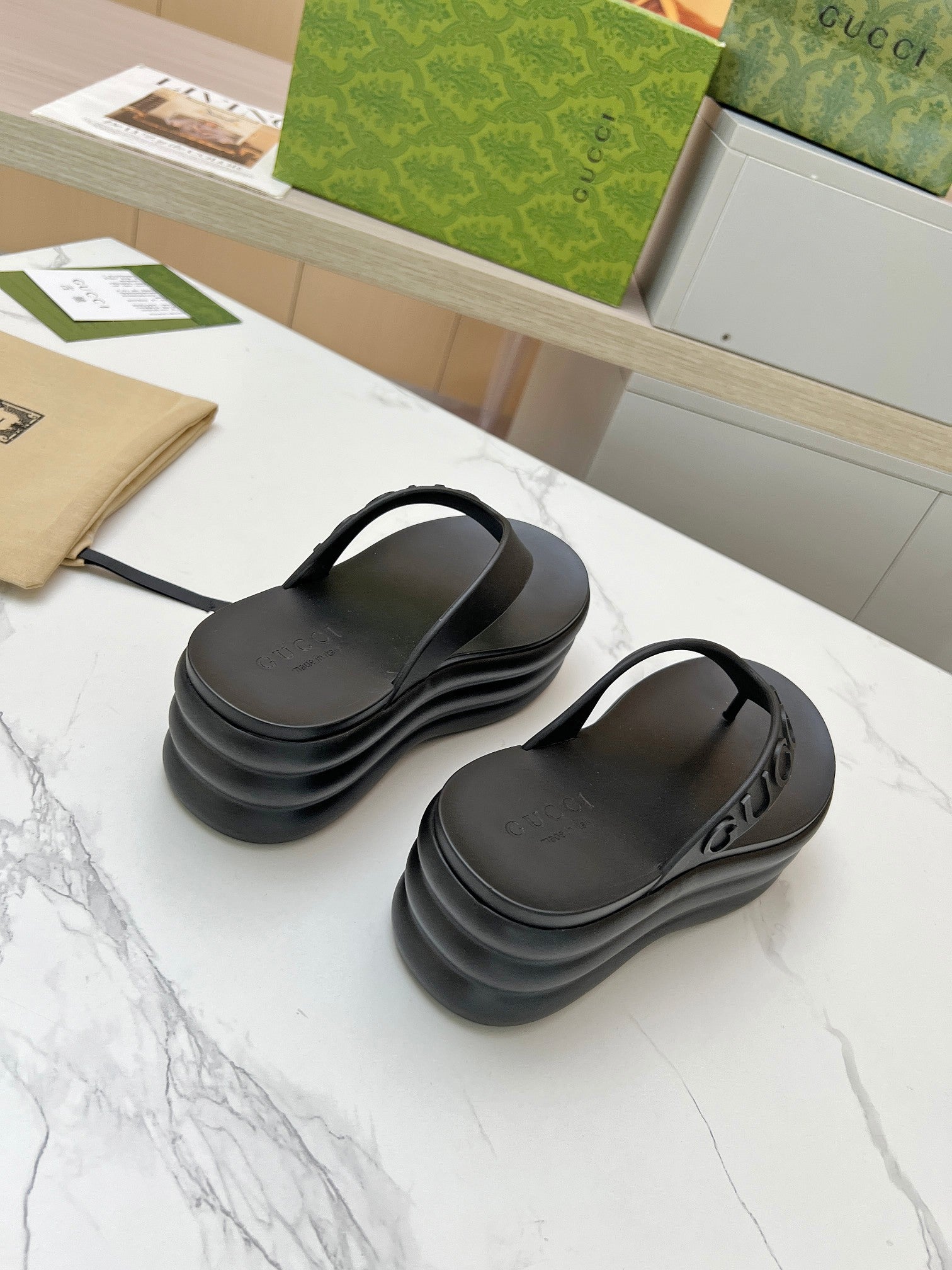 GUCCI THONG PLATFORM 5 CM IN BLACK IMPORTED TPU