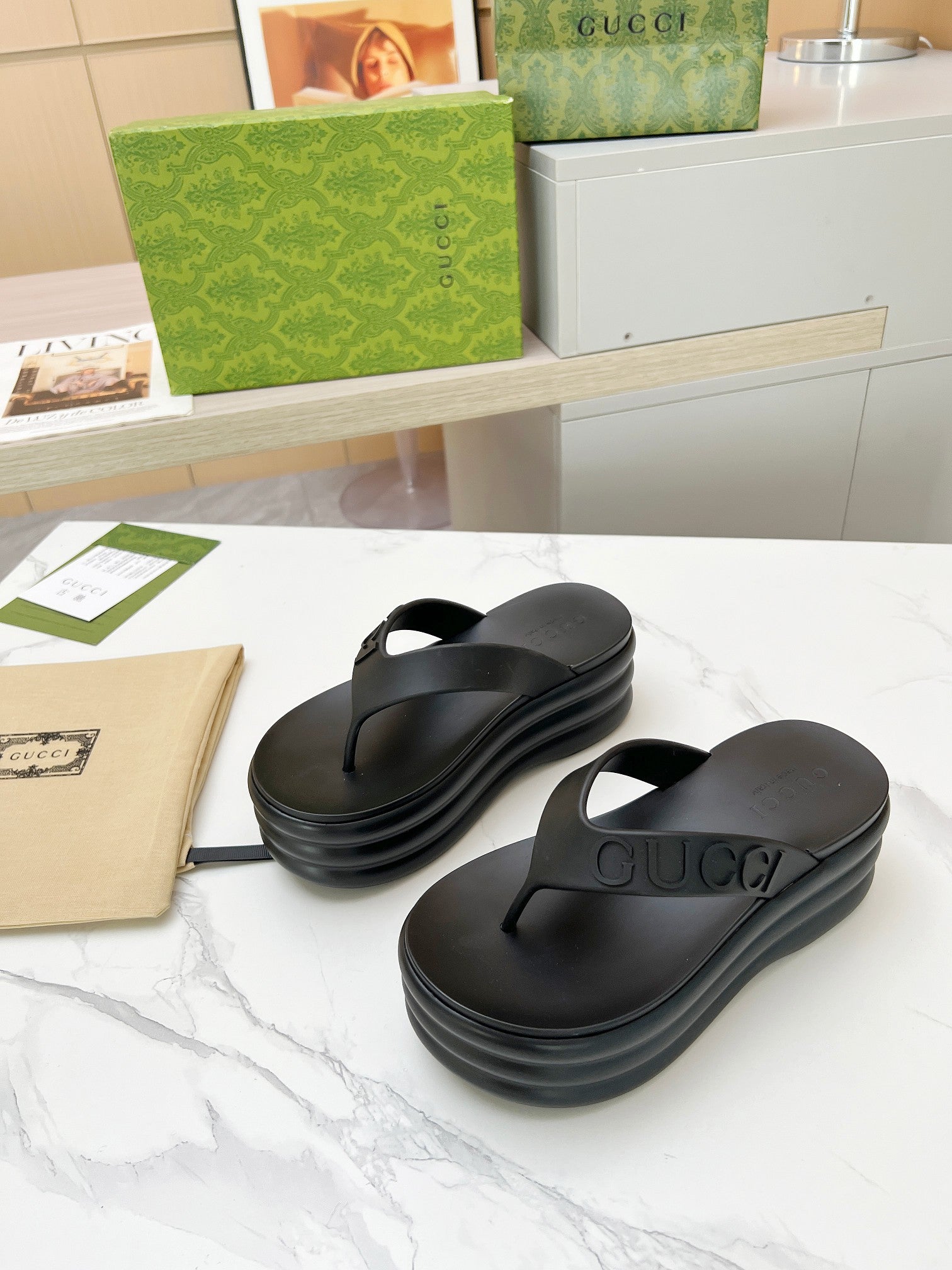 GUCCI THONG PLATFORM 5 CM IN BLACK IMPORTED TPU